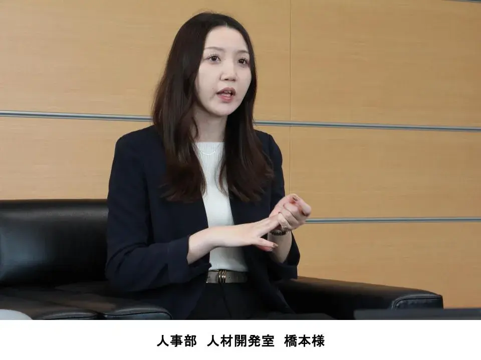 ハウスメイトパートナーズ橋本様がお話中の様子
